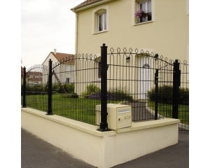 Equerre de fixation murales pour panneaux de clôture