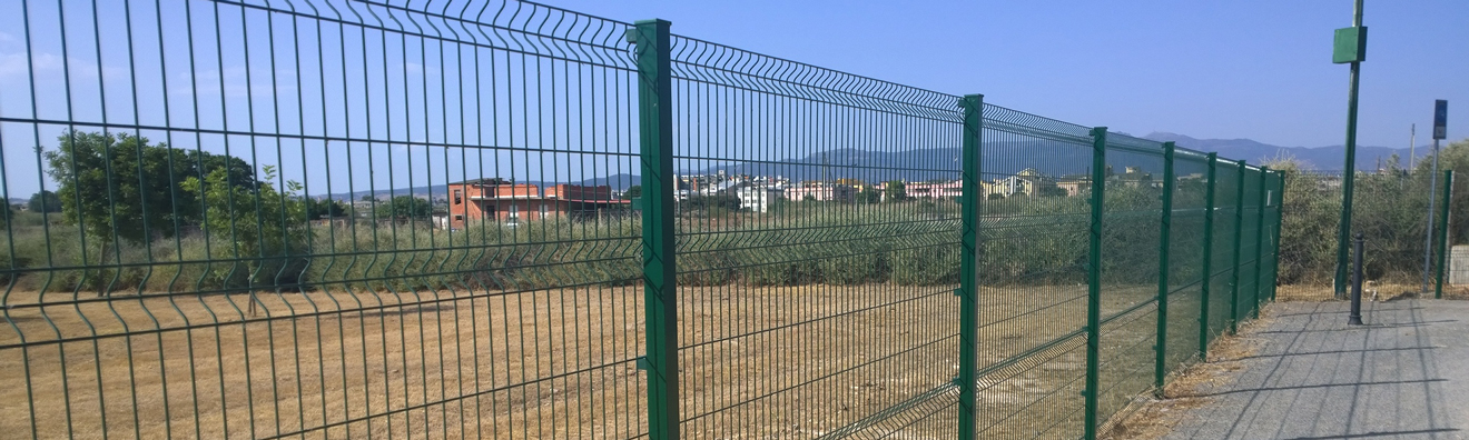 Panneaux soudés Nylofor sur poteaux carrés